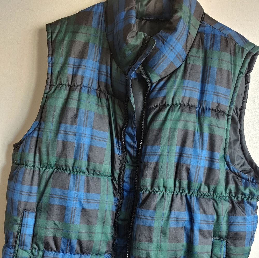 Vest - Picture 1 of 4
